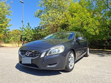 Volvo v60 Momentum Diesel 163CV del 6/2011