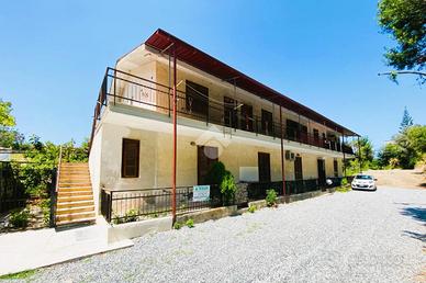 2 LOCALI A FALCONARA ALBANESE