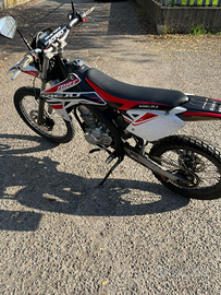Moto Rieju mrt 125