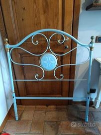 Letto in ferro battuto antico