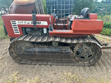 Trattore cingolato Fiat 665