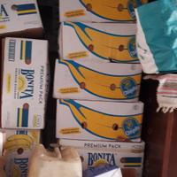 oggettistica varia per mercatini dell'usato 