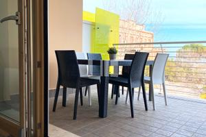 Appartamento a 80 mt dal mare con terrazzo