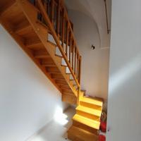  scala e ringhiera in legno