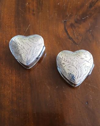 Coppia portapillole vintage a cuore in argento