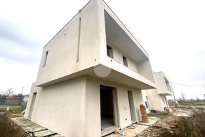 PORZIONE DI BIFAMILIARE A BUTTAPIETRA