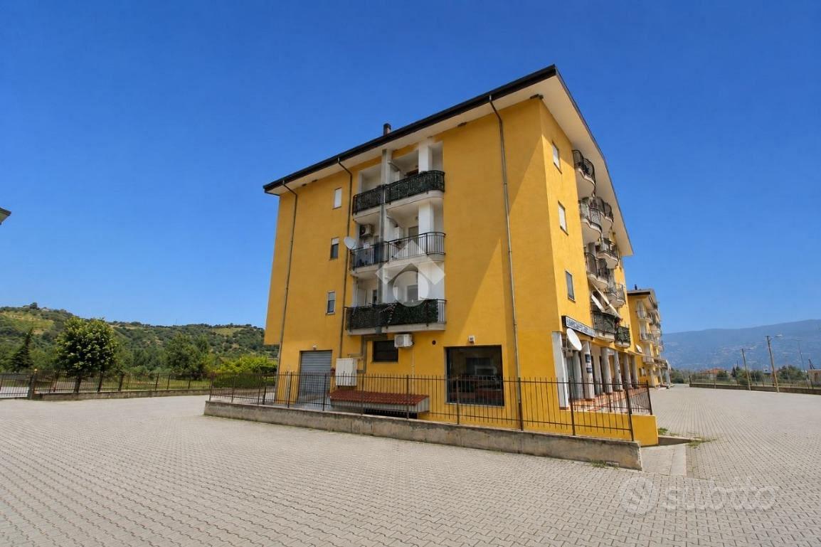 2 LOCALI A MONTALTO UFFUGO - Vista 2