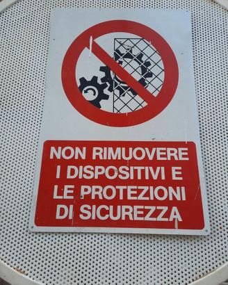 Cartello vintage non rimuovere
