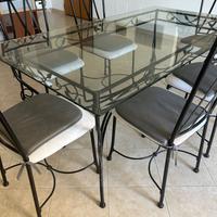 Tavolo in ferro battuto con 6 sedie