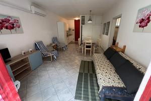 Ampio bilo in residence con piscina