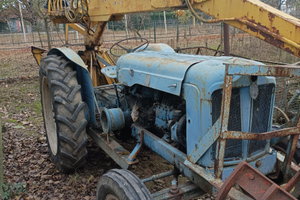 Fordson Major con caricatore