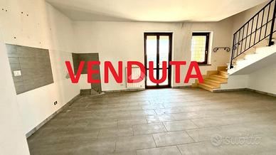 VILLA A SCHIERA A CAPENA