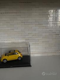 modellino scala 1:43 fiat 500 gialla marca new ray