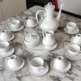 Servizio da caffè  in porcellana filo oro