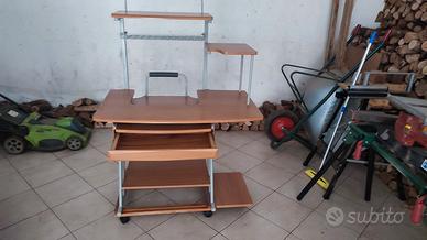 mobile porta PC.  con ruote