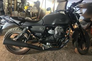 Moto Guzzi V7 stone nera IV 850cc