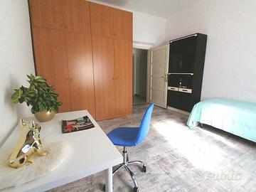 Stanza singola per studentesse e giovani lavoratri