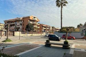 locale volla centro 55 mq fronte strada