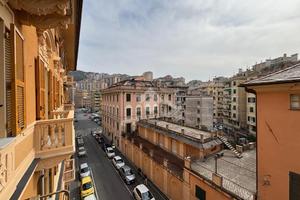 4 LOCALI A GENOVA