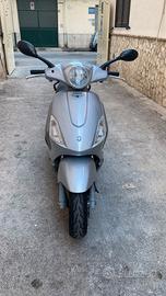 Piaggio Fly 125