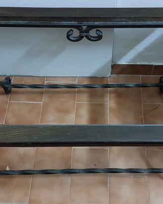 Arredamento casa: comodini, tavolino, sedie