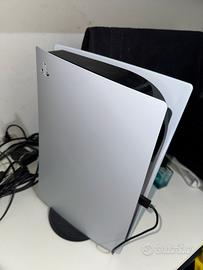 Play 5 con caricatore wireless