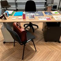 Scrivania media in legno