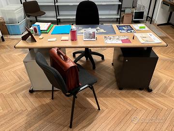 Scrivania media in legno