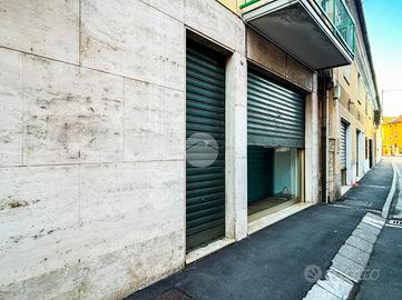 NEGOZIO A BAGNOLO MELLA