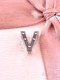Charm pandora lettera V nuova
