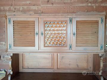 credenza tipo taverna o montagna  più tavolo 