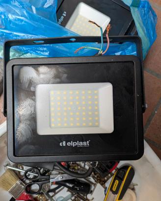 Fari LED 50 Watt marca ELPLAST IP 65