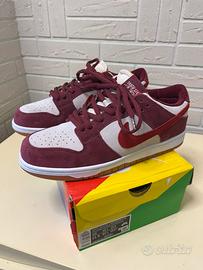 Nike SB Dunk Low "Skate Like a Girl" EU 44 / US 9