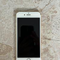 iPhone 6S gold, 64 GB.