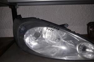 Faro proiettore dx Ford Fiesta 2011