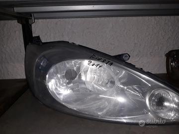 Faro proiettore dx Ford Fiesta 2011