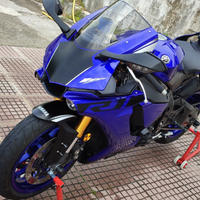 Yamaha r1 2018 super accessoriata
