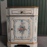 Mobile ad angolo, angoliera in legno decorata