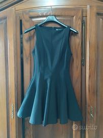 Abito nero sagomato Zara