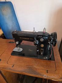 Macchina da cucire vintage Singer 306M con mobile