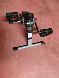 attrezzo ginnico per braccia e gambe