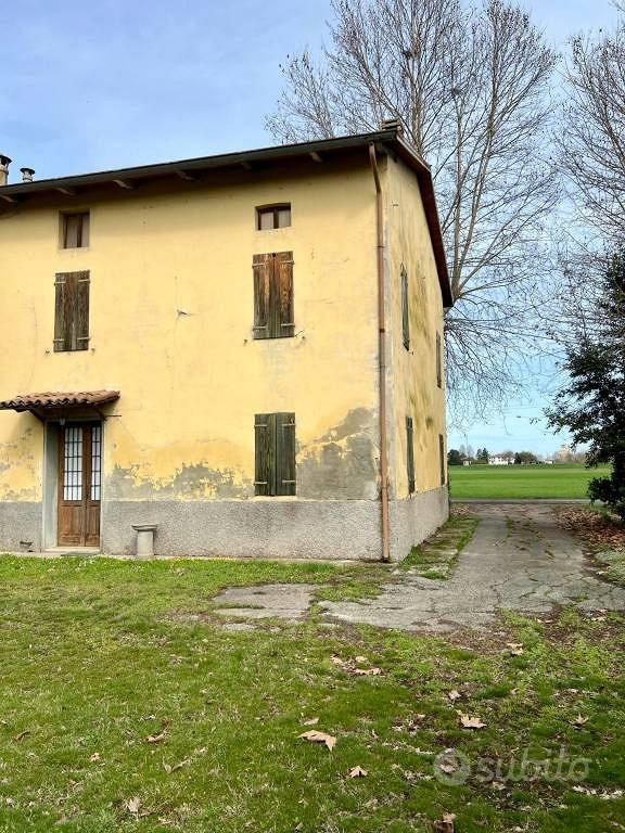 Rustico / Casale di 500 m² con più di 5 locali e b - Vista 3