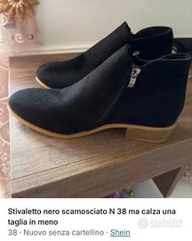 2 paia di stivaletti neri camoscio N 38
