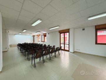 GRANDE LOCALE 180 MQ in o ttimo stato