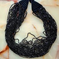 Collana vintage multifilo con perle di vetro nere