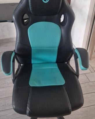sedia gaming e scrivania