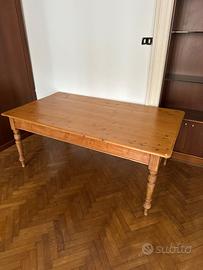 Tavolo in legno pregiato