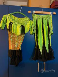 Abito da latino americano