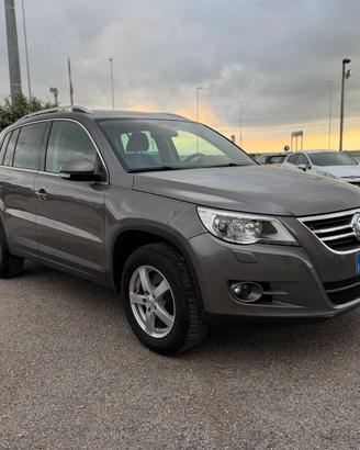 VOLKSWAGEN Tiguan 2.0 TSI 4MOTION 4X4 Sport & Styl