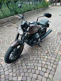 Moto Guzzi V7 III Stone Night Pack